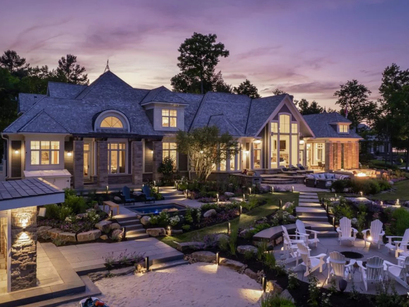 Luxurious house